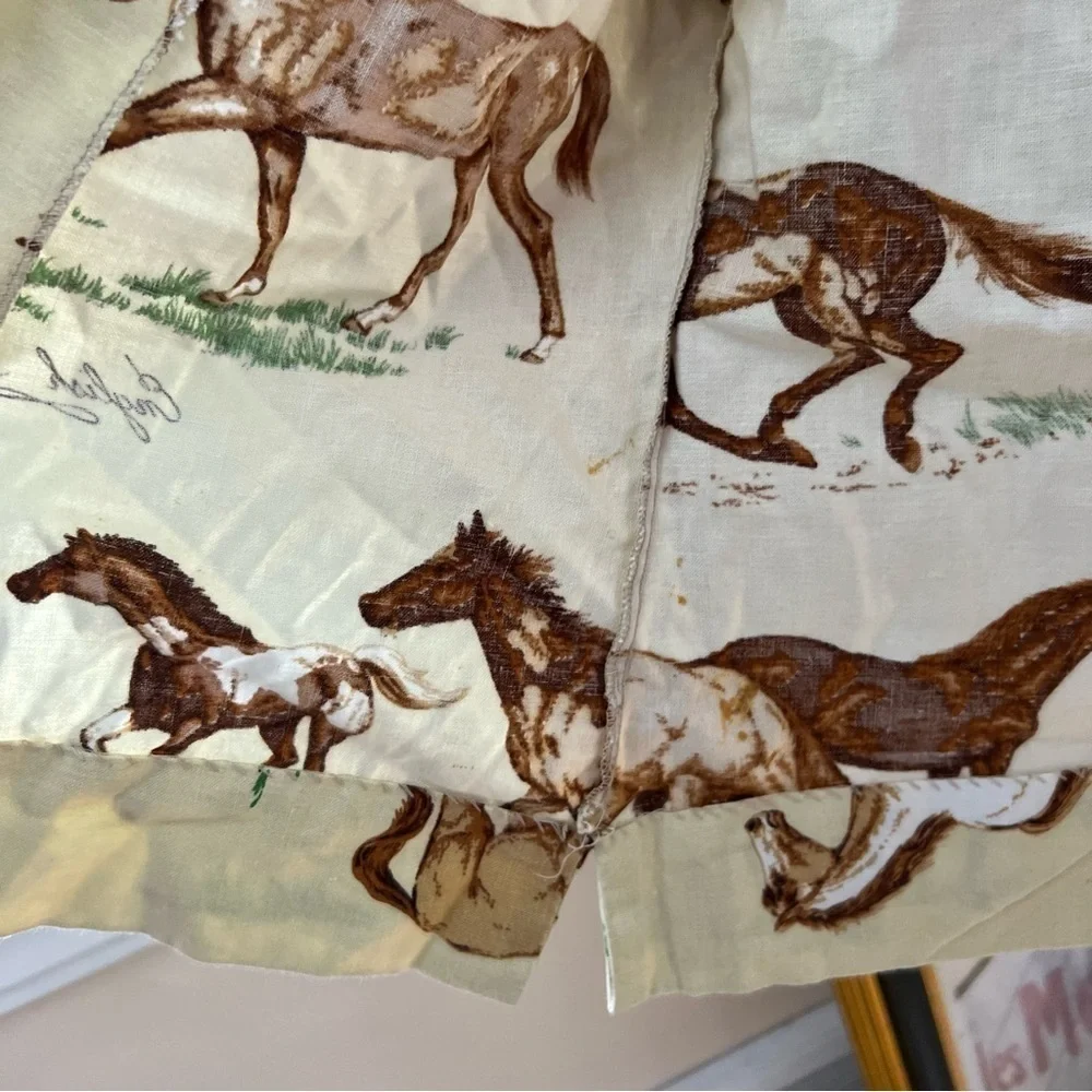 Tregos Westwear Rare Vintage Tan, Brown, Green All Over Horse Print Zip Up Shirt